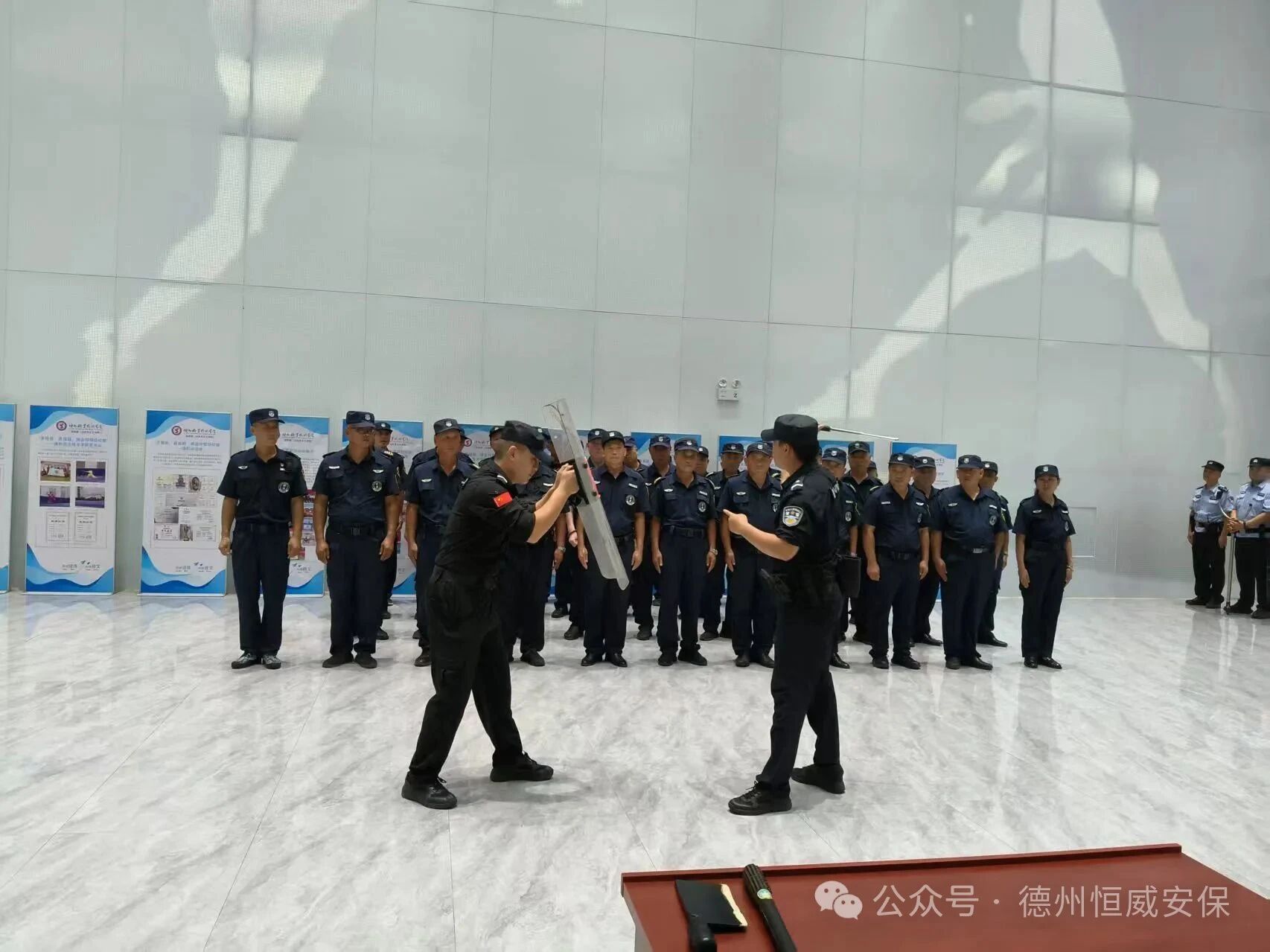 【警企聯(lián)動 筑牢校園安全防線】公司聯(lián)合公安機(jī)關(guān)開展最小應(yīng)急單元專題培訓(xùn)
